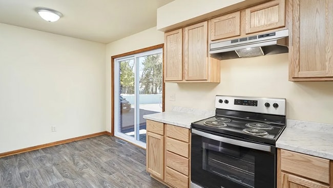 Building Photo - 923-925 Rosamond Ave