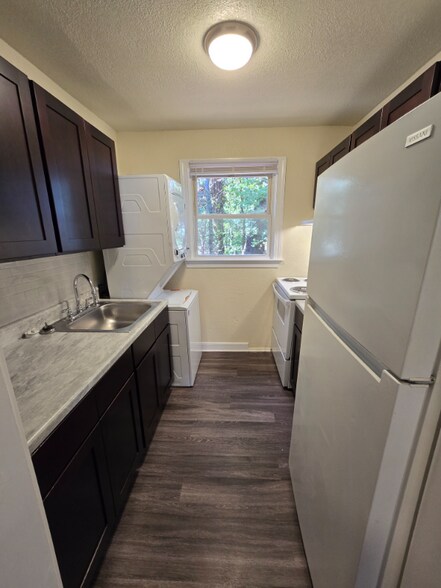 Building Photo - 1517 Halifax St