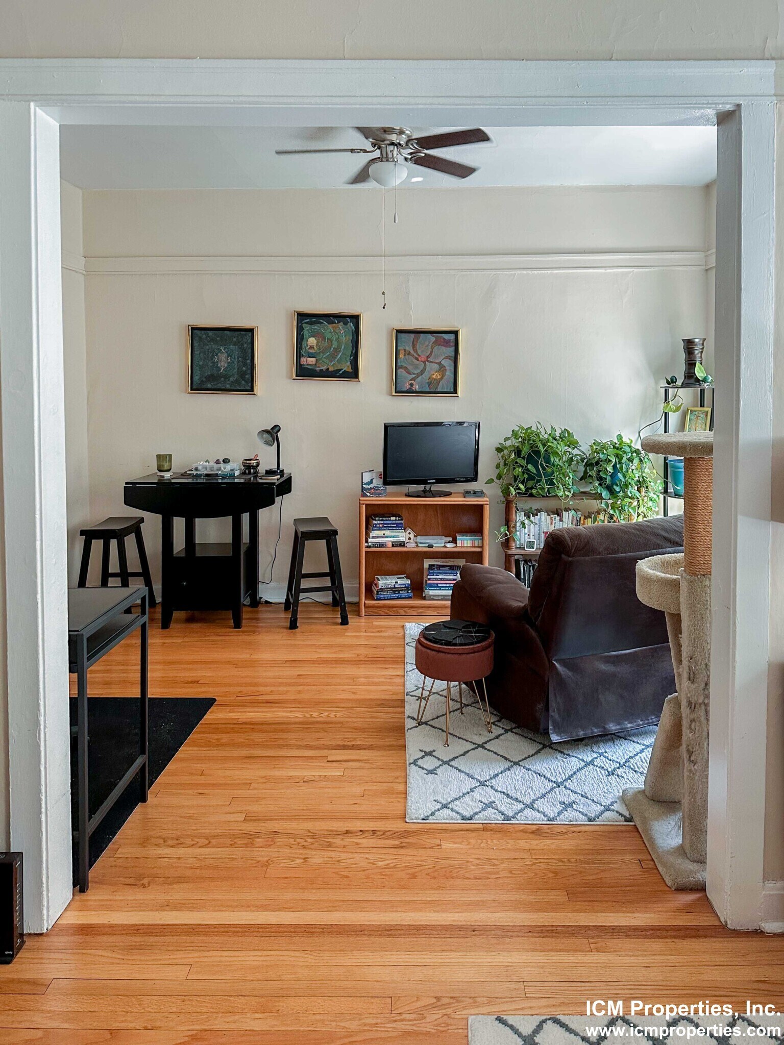 Building Photo - 5040 N Winchester Ave