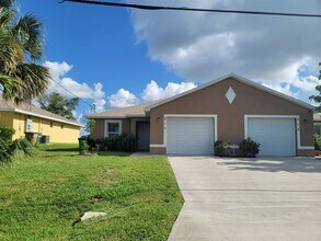 Building Photo - Duplex for rent