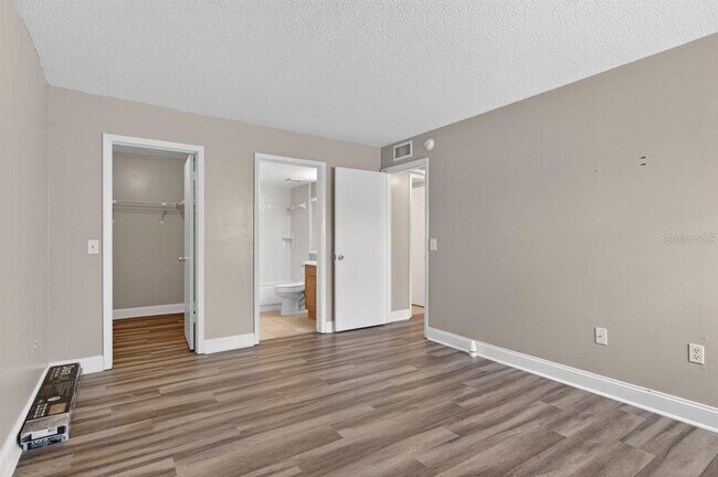 Building Photo - 14319 Hanging Moss Cir