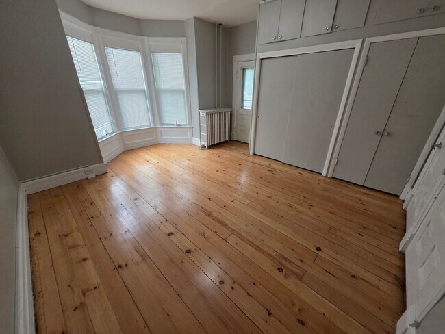 Building Photo - 519 N Barstow St