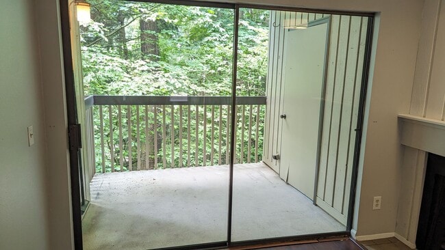 Building Photo - 10819 NE 37th Pl