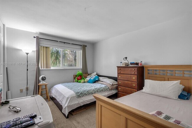 Building Photo - 7400 Miami Lakes Dr