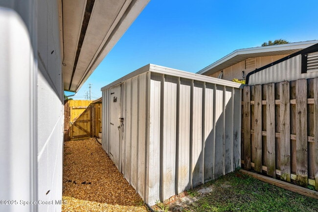 Building Photo - 1375 Crevalle Ave