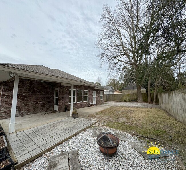 Building Photo - 306 Ohio Pl NE