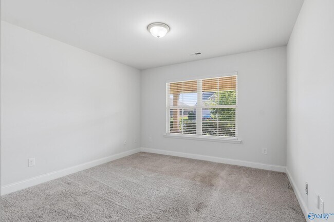 Building Photo - 187 Abercorn Dr