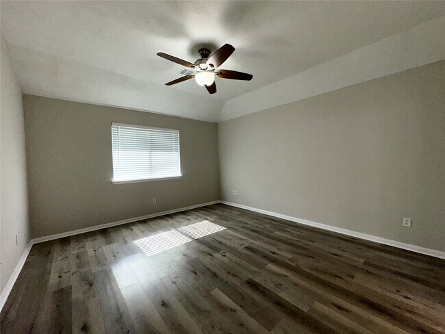 Building Photo - 3715 Humble Dr