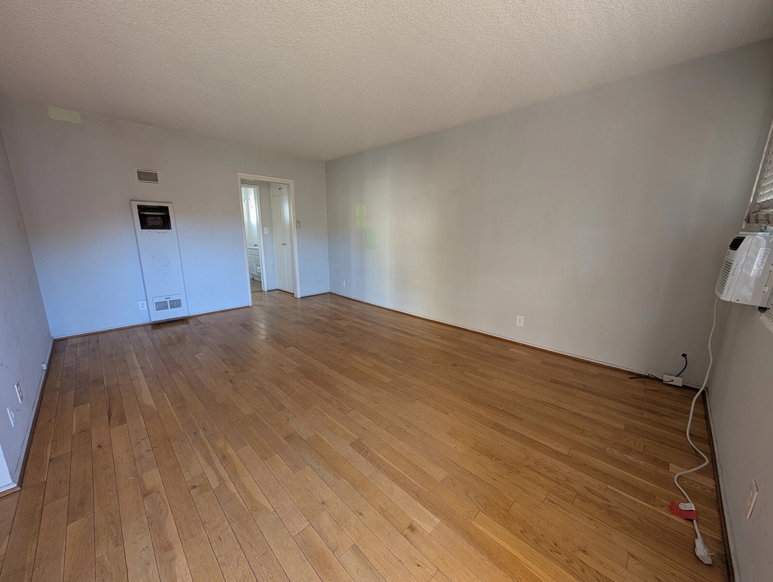 Building Photo - 1852 N Wilton Pl