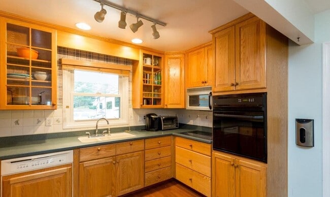 Building Photo - 5314 Foxboro Ct