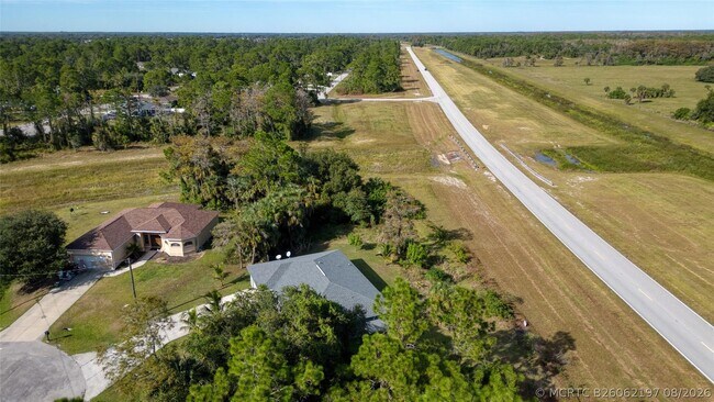 Building Photo - 8007 Royal Ct