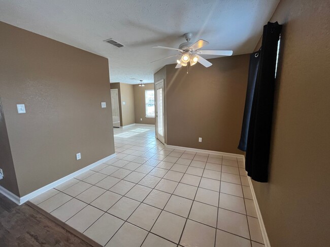 Building Photo - Cabot Rental!