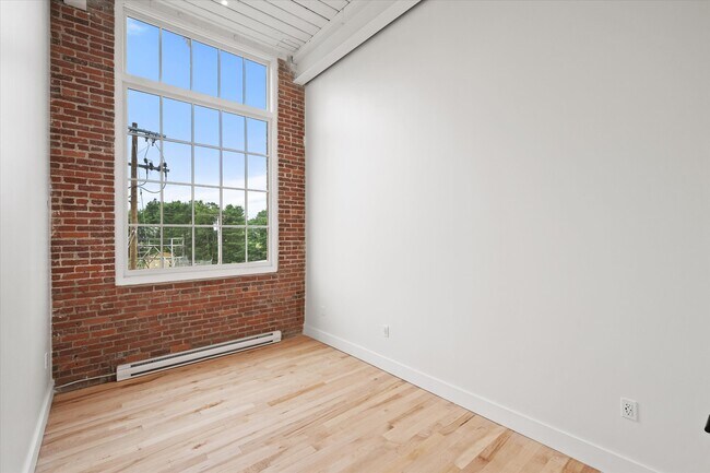 Building Photo - Spinning Mill