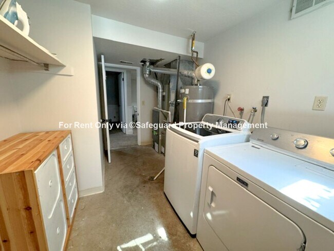 Building Photo - Spacious West Jordan Home on Large Corner Lot