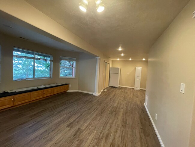 Building Photo - 279 Springridge Dr