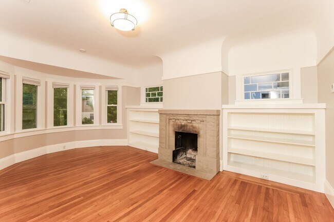 Building Photo - 1920 North Berkeley Bungalow Available!