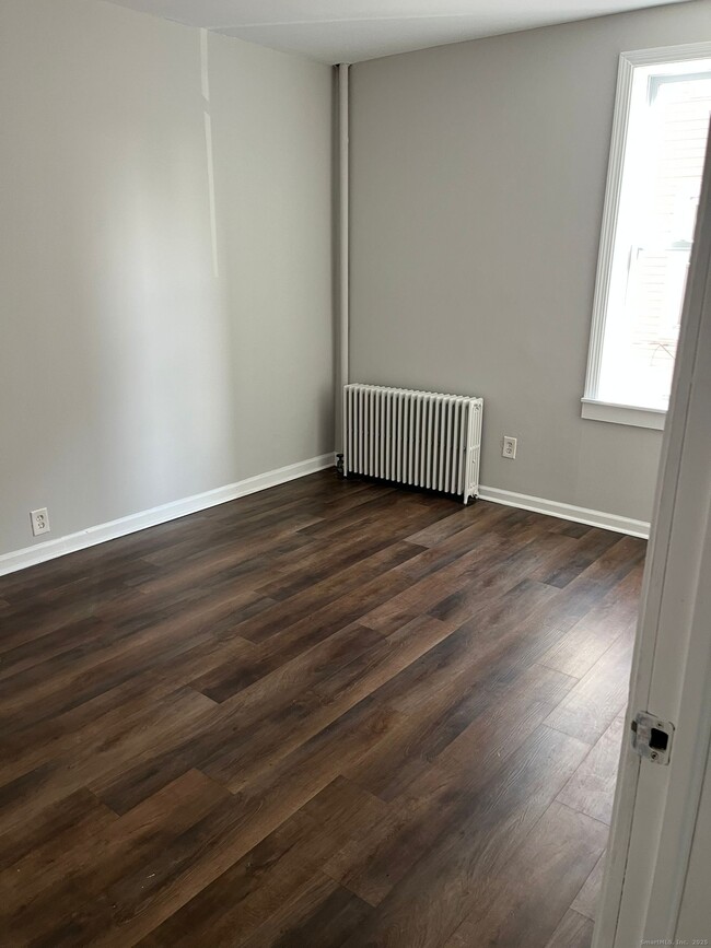 Building Photo - 146 George St