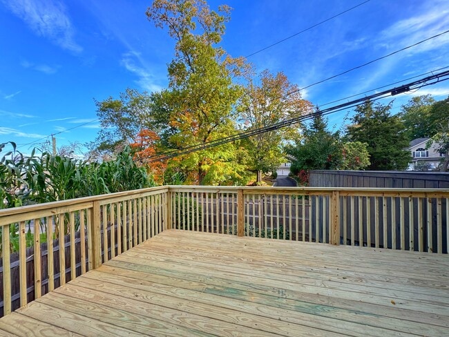 Building Photo - 2 Hadik Pkwy