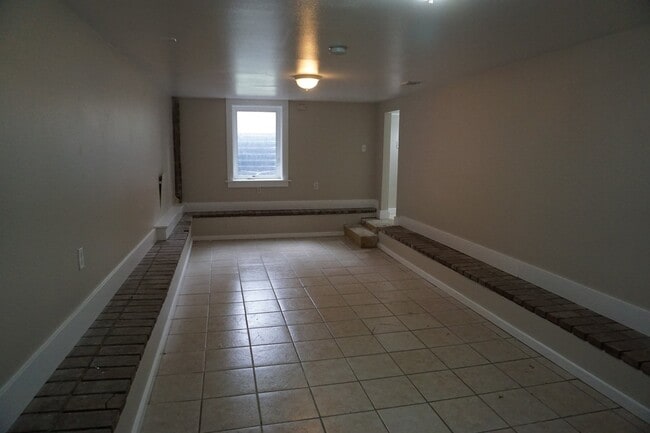 Building Photo - Cute Bungalow in Established Lakewood Neighborhood!