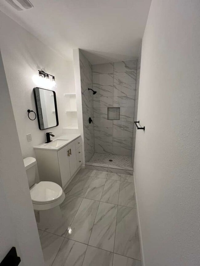 Building Photo - Gorgeous all renovated Home in Houston, TX!.