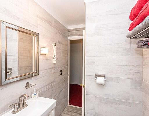 Building Photo - 386 Worden St