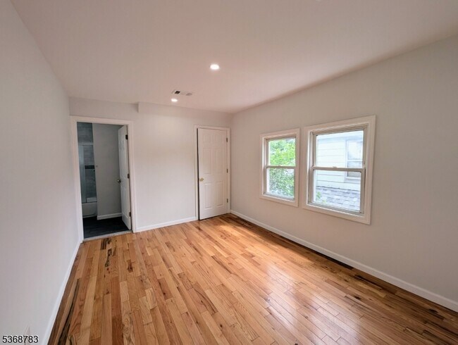 Building Photo - 34 Cedar Ave