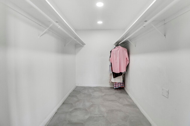 Building Photo - 5400 N Ocean Dr