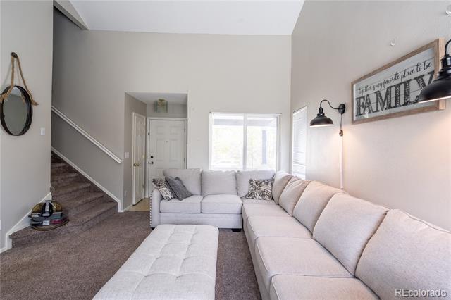 Building Photo - 857 Regent Ct
