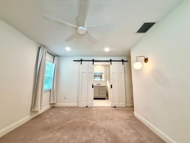 Building Photo - GORGEOUS, COMPLETELY REDONE 3/2 MAITLAND H...