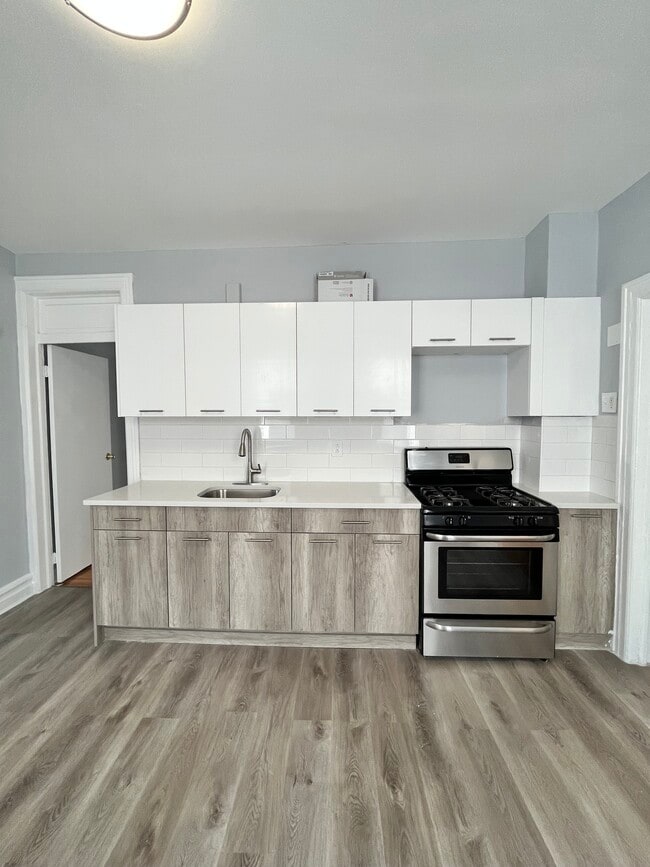 Building Photo - 289 Cator Ave