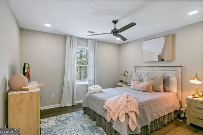 Building Photo - 65 Juliana Dr