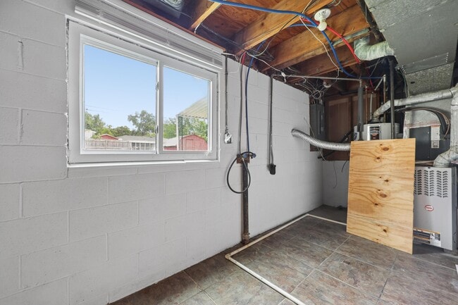 Building Photo - 5014 Norcrest Dr