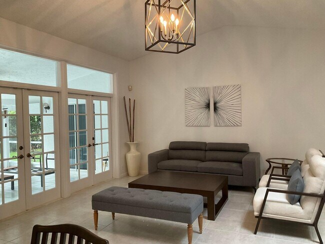 Building Photo - 12402 Dogleg Dr