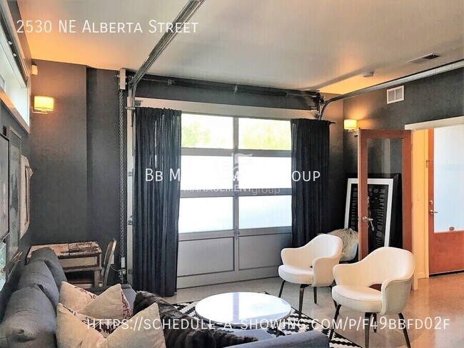 Building Photo - 2530 NE Alberta St