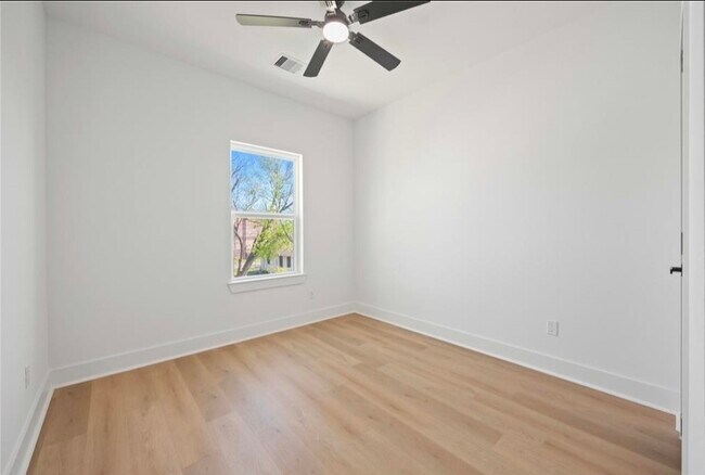 Building Photo - 4117 Shelby Cir