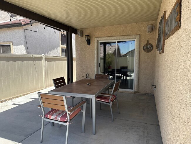 Building Photo - 3bd/bath Single Family Home!