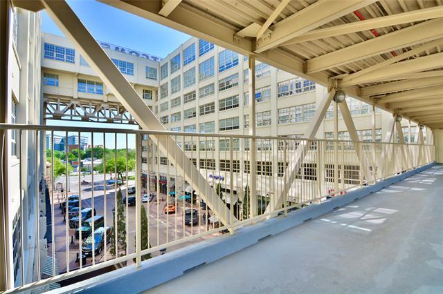 Building Photo - 2600 W 7th St