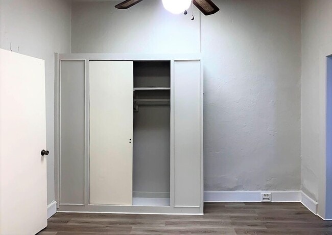 Building Photo - Downtown 1 Bedroom 1 Bath Bungalow
