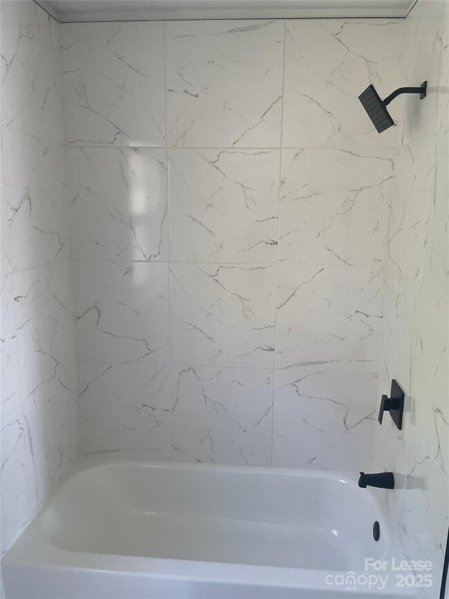 Building Photo - 242 Amir Cir