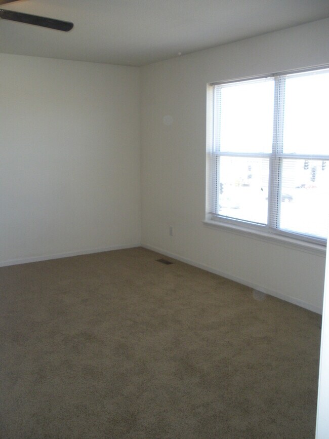 Building Photo - 3518-3520-3520 Prescott Dr