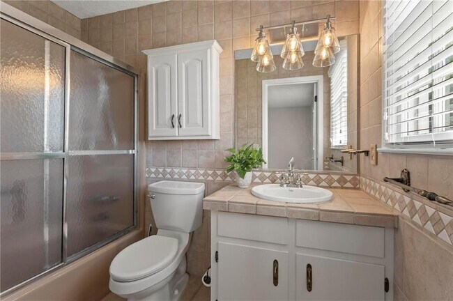 Building Photo - 37 Skyview Cir