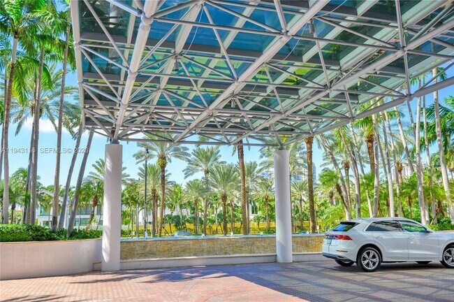 Building Photo - 18911 Collins Ave