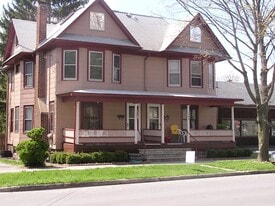 Building Photo - 1006 N Aurora St