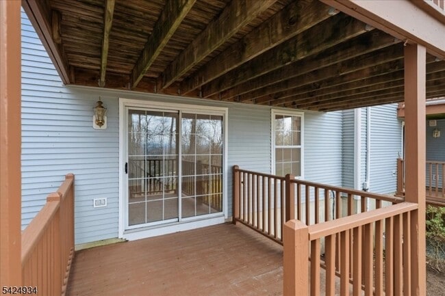 Building Photo - 5 Ajax Ct