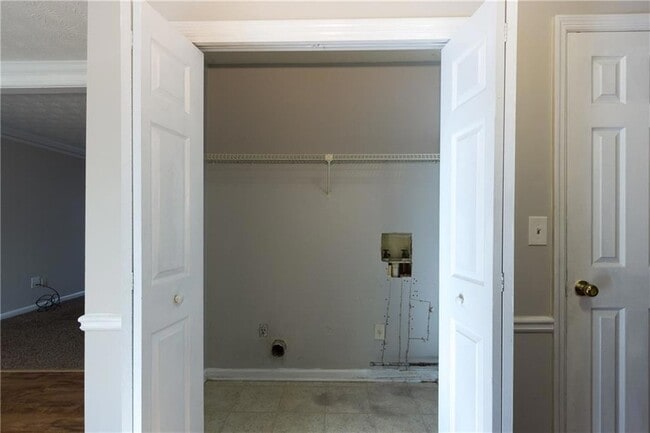 Building Photo - 141 Brownsmill Dr
