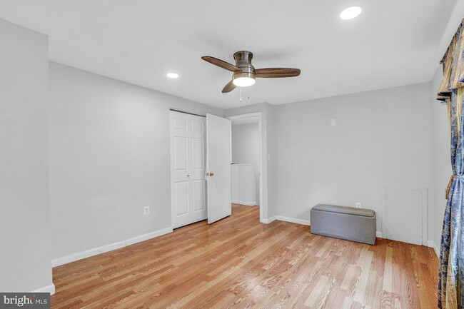 Building Photo - 12911 Walnut View Ct