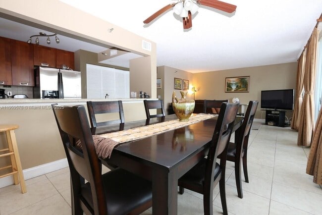 Building Photo - 17800 N Bay Rd