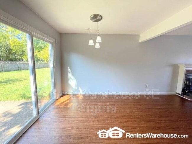 Building Photo - 809 Sutherland Arch