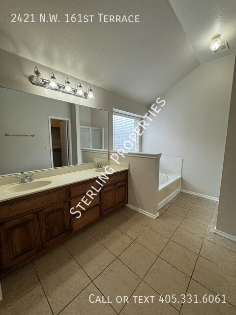 Building Photo - 2421 NW 161st Terrace