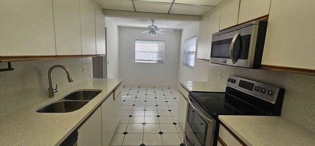 Building Photo - 12701 SW 13th St